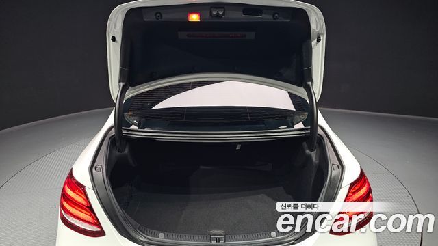 Mercedes-Benz E-Class 2017 — photo 20