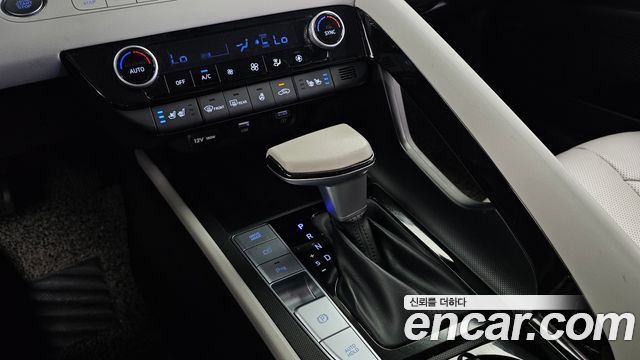 Hyundai AVANTE 2022 — photo 9