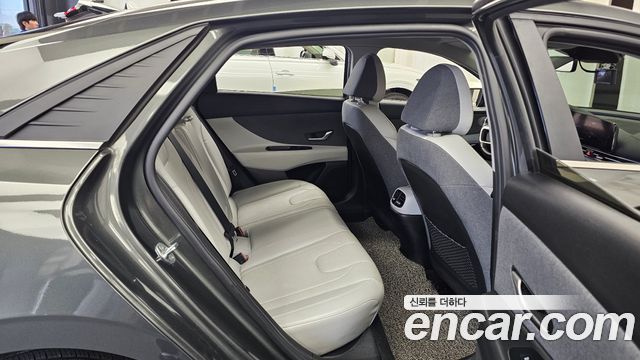 Hyundai AVANTE 2022 — photo 12