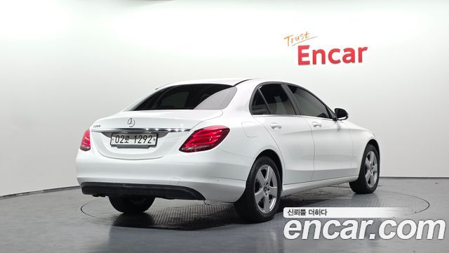 Mercedes-Benz C-Class 2018 — photo 2