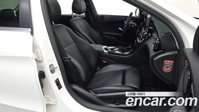 Mercedes-Benz C-Class 2018 — photo 10
