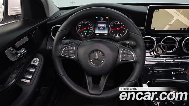 Mercedes-Benz C-Class 2018 — photo 12