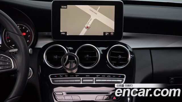 Mercedes-Benz C-Class 2018 — photo 13