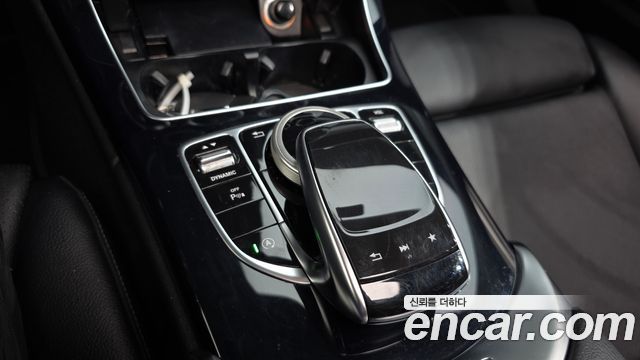 Mercedes-Benz C-Class 2018 — photo 17