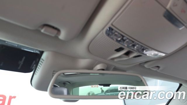 Mercedes-Benz C-Class 2018 — photo 18