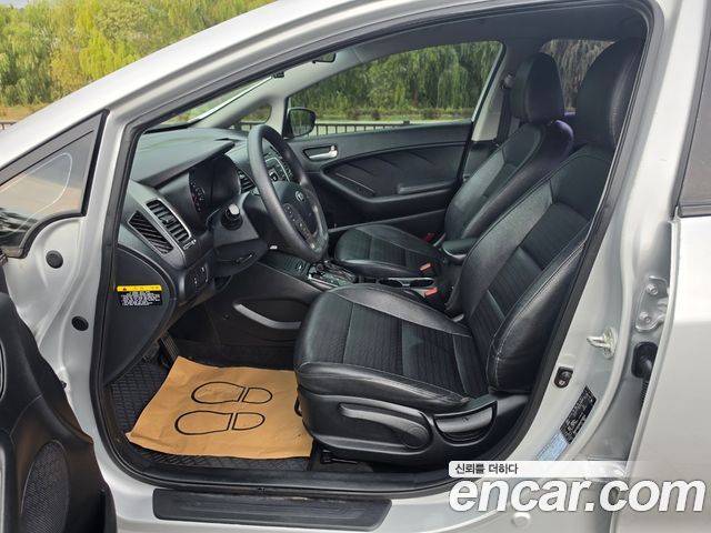 Kia K3 2018 — photo 16