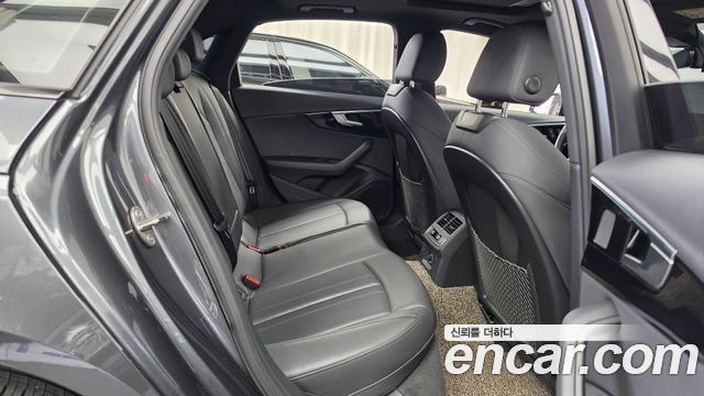 Audi A4 2020 — photo 17