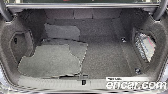 Audi A4 2020 — photo 26