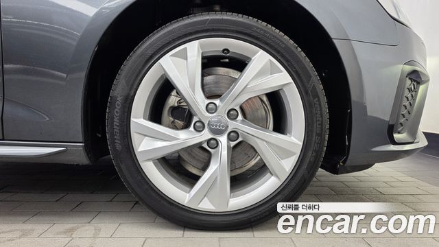 Audi A4 2020 — photo 7