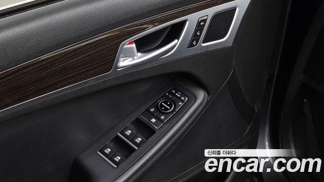 Genesis G80 2017 — photo 16