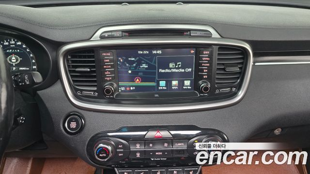 Kia Sorento 2015 — photo 13