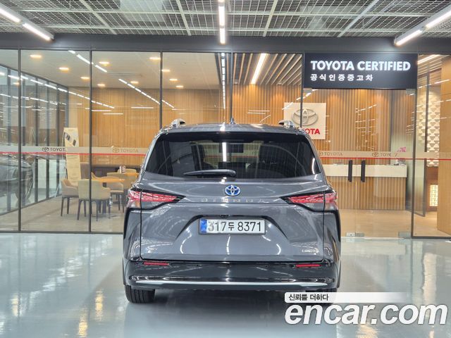 Toyota Sienna 2025 — photo 4