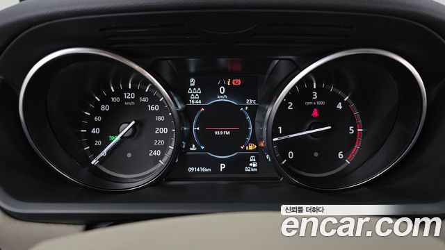 Land Rover Discovery 2020 — photo 11