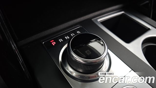 Land Rover Discovery 2020 — photo 12