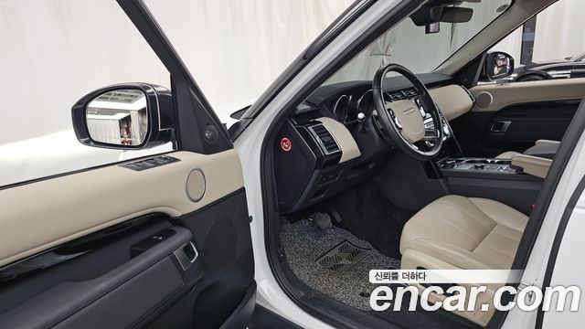 Land Rover Discovery 2020 — photo 13