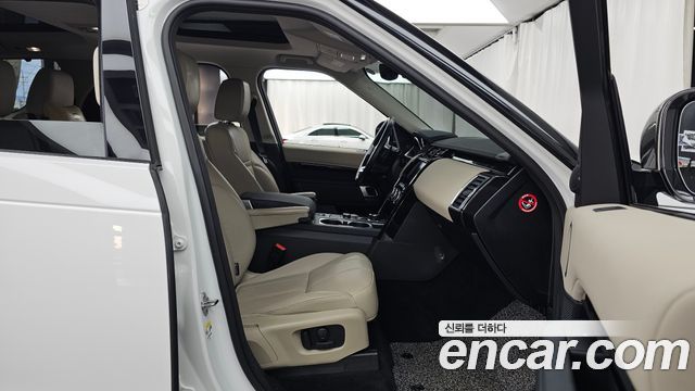 Land Rover Discovery 2020 — photo 17