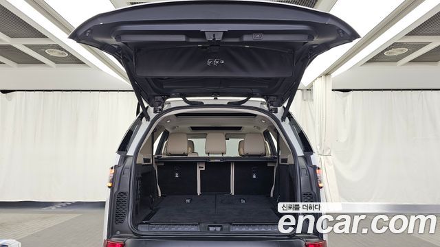 Land Rover Discovery 2020 — photo 26