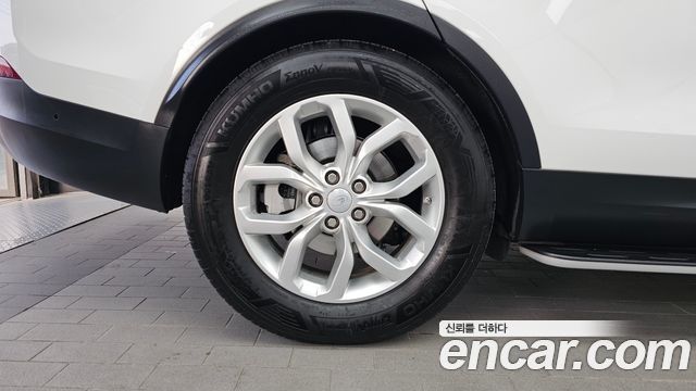 Land Rover Discovery 2020 — photo 7