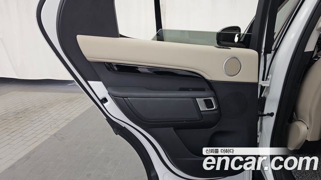 Land Rover Discovery 2020 — photo 15