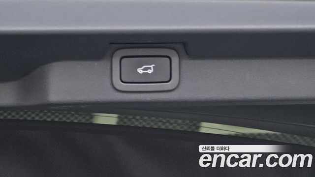 Land Rover Discovery 2020 — photo 27
