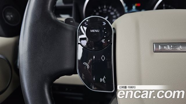 Land Rover Discovery 2020 — photo 30