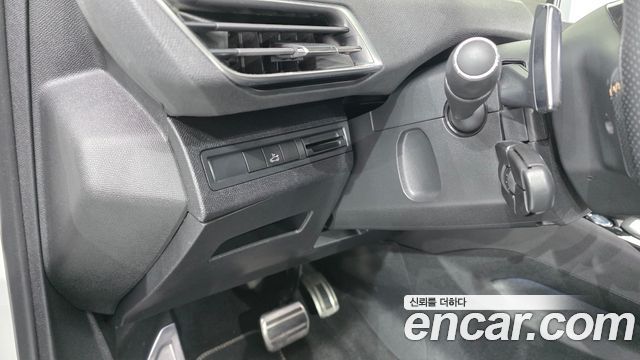 Peugeot 3008 2019 — photo 29