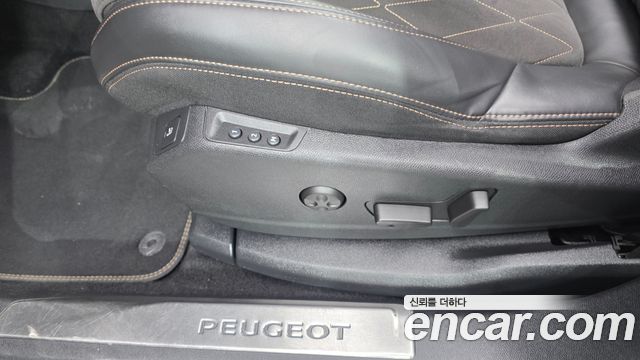 Peugeot 3008 2019 — photo 31