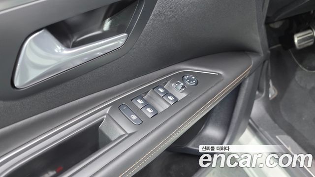 Peugeot 3008 2019 — photo 34