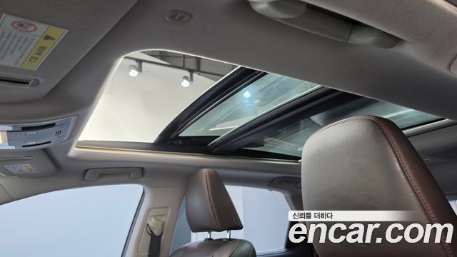 Lexus RX 2017 — photo 23