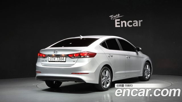 Hyundai AVANTE 2018 — photo 2