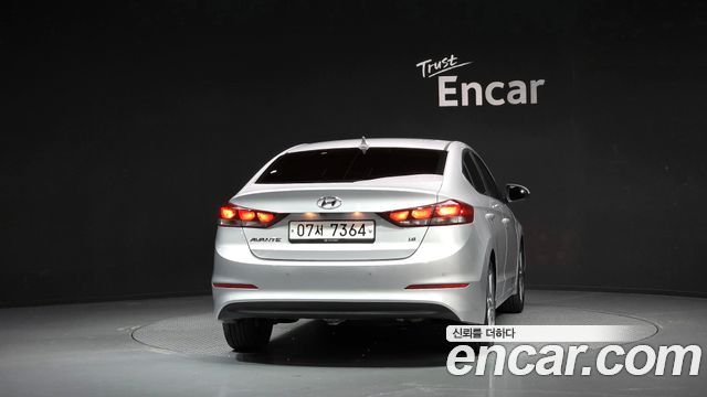 Hyundai AVANTE 2018 — photo 4