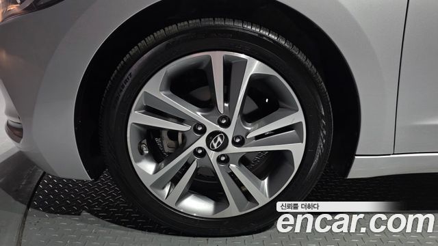 Hyundai AVANTE 2018 — photo 5