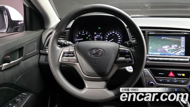 Hyundai AVANTE 2018 — photo 19