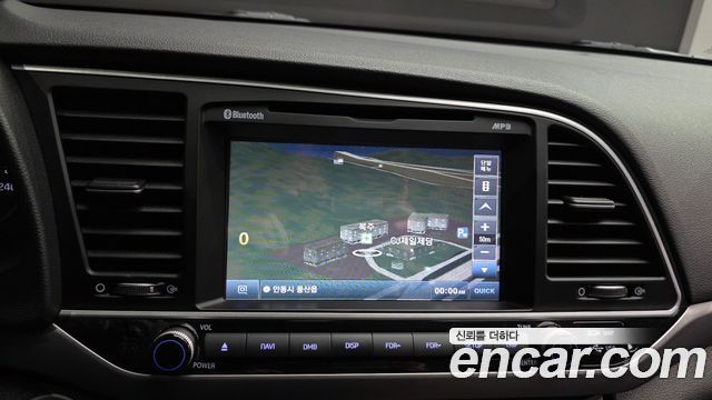Hyundai AVANTE 2018 — photo 20