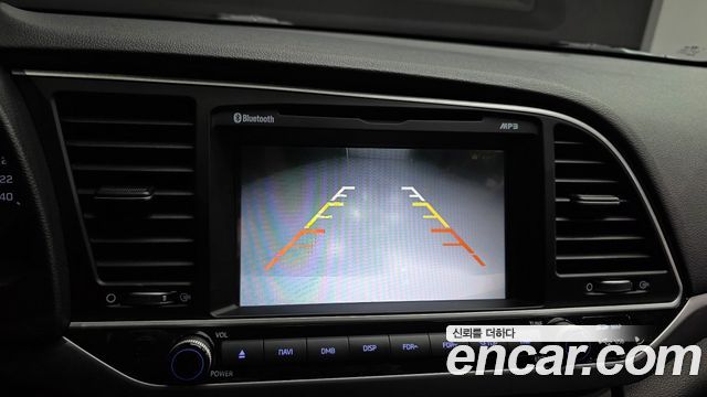 Hyundai AVANTE 2018 — photo 21
