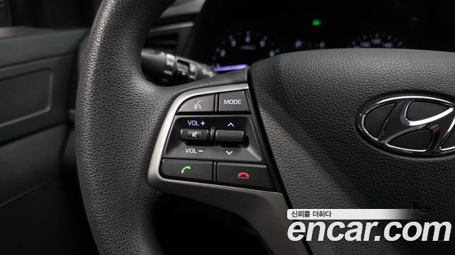 Hyundai AVANTE 2018 — photo 22