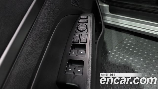 Hyundai AVANTE 2018 — photo 23