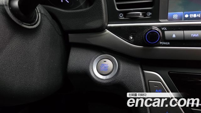 Hyundai AVANTE 2018 — photo 24