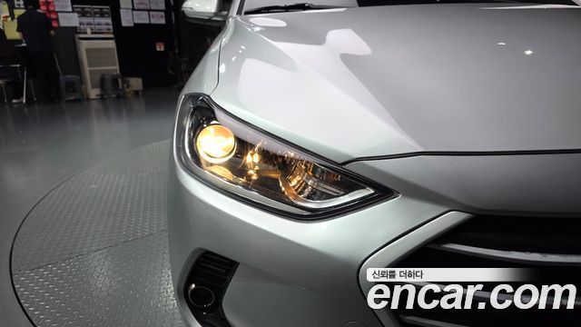 Hyundai AVANTE 2018 — photo 8