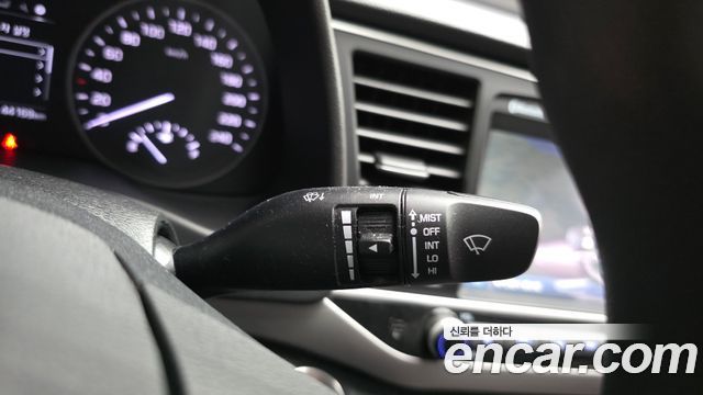Hyundai AVANTE 2018 — photo 29