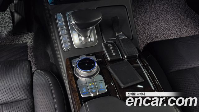 Genesis G90 2019 — photo 12
