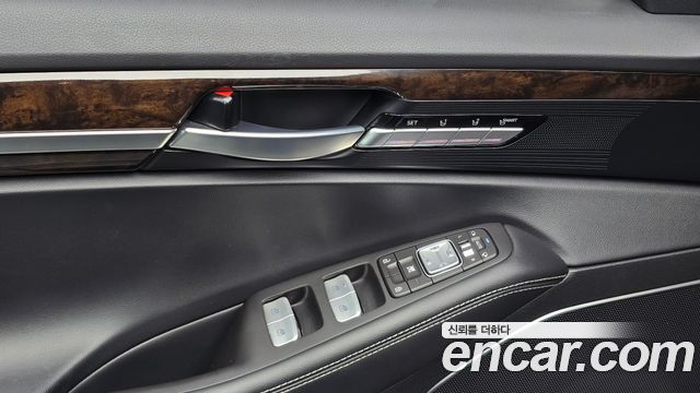 Genesis G90 2019 — photo 25