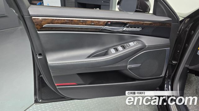 Genesis G90 2019 — photo 14