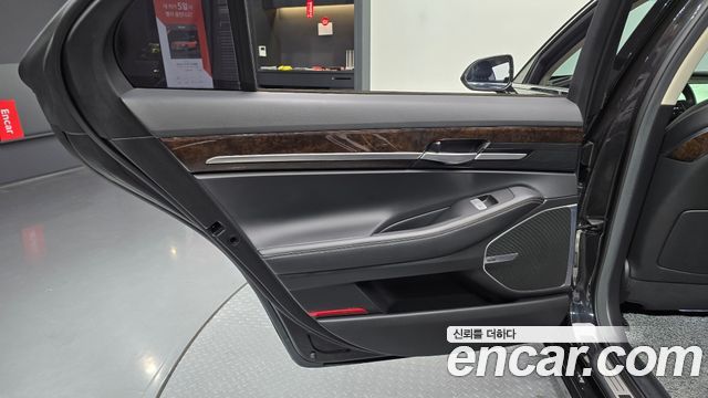 Genesis G90 2019 — photo 15