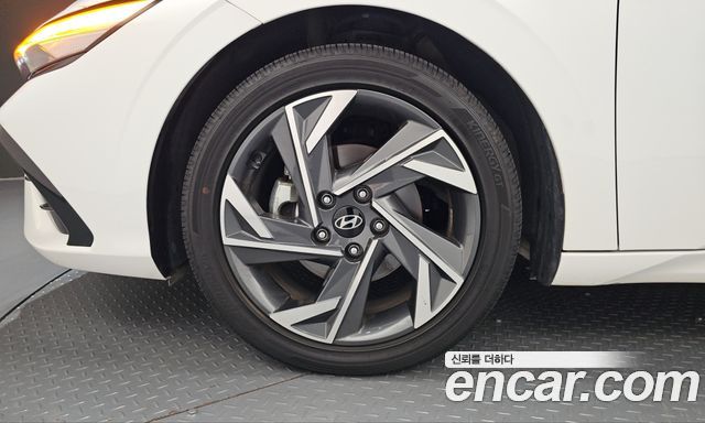 Hyundai AVANTE 2024 — photo 5