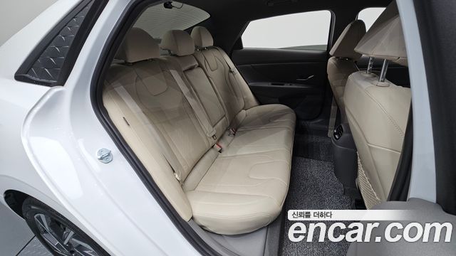 Hyundai AVANTE 2024 — photo 17