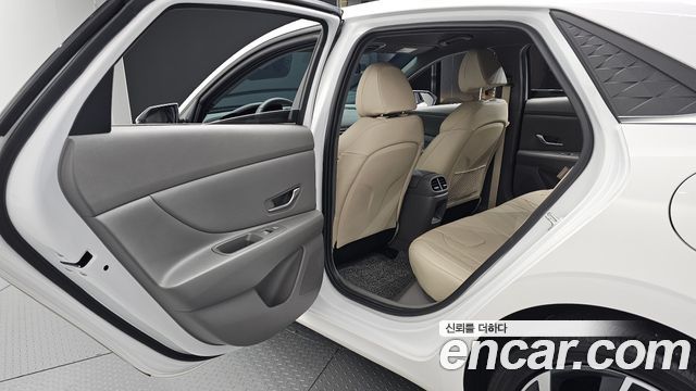 Hyundai AVANTE 2024 — photo 18
