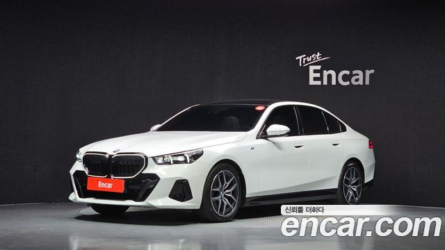 BMW 5-Series 2025 — photo 1