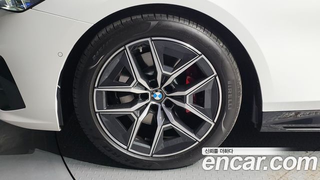 BMW 5-Series 2025 — photo 5