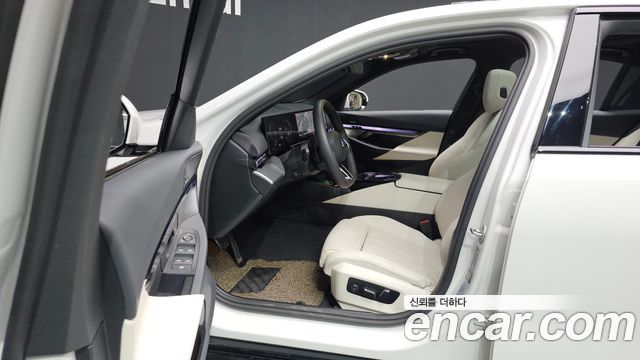 BMW 5-Series 2025 — photo 13